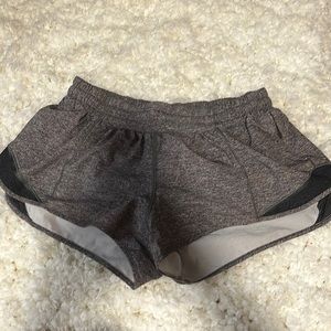 Lululemon Hotty Hot Shorts Heather Gray Size 6 2.5”